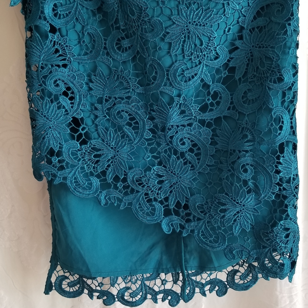💃Marciano Top and Skirt Set💥 - Picture 5 of 10